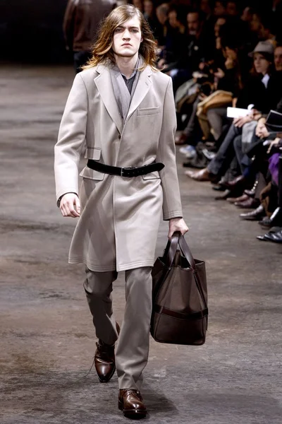 Look 25